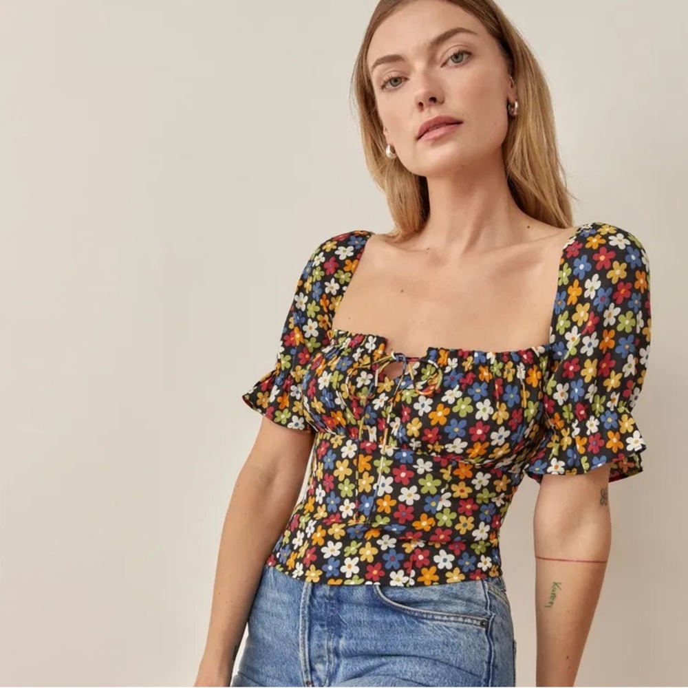 Reformation | Nova Top | Color Pattern: Danica | Size 2 Retro Flower crop top